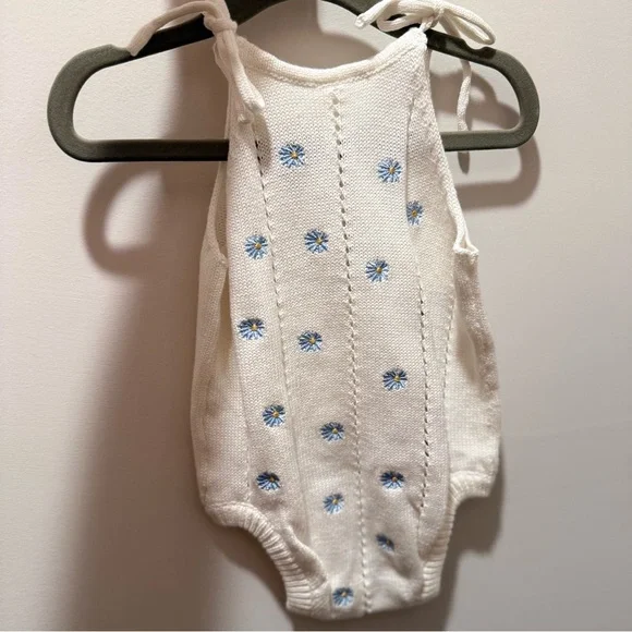 Oat Co. Heirloom Onesie - Blue Daisy